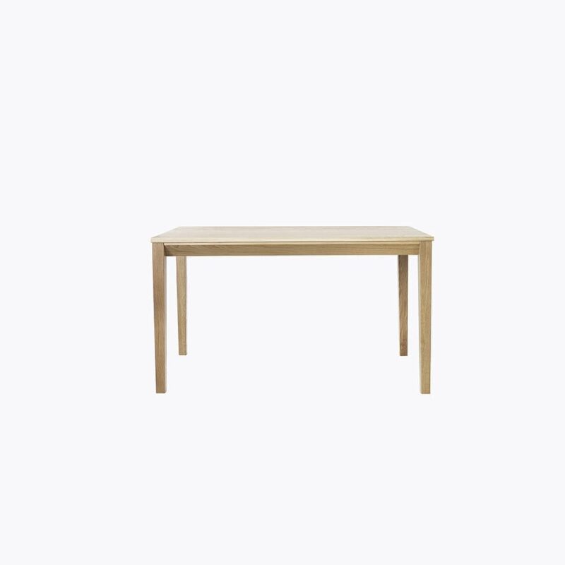 Suomalainen tammipöytä, Tainus-pöytä, 130x85 cm, Juha Mäkelä design.