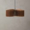 HH-40K -riippuvalaisin, halk. 40 cm ja kork. 16 cm, tammiviilutettua koivuvaneria, suomalainen käsityö ja materiaali. Uusi Happy home -valaisinsarja.