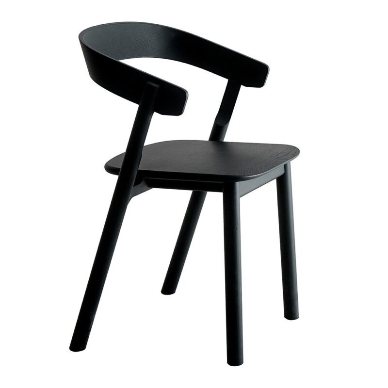 Nude tuoli, mustaksi petsattua tammea, Harri Koskinen design. Valmistaja: Made by Choice.